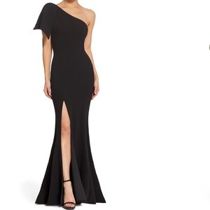 Black One Shoulder Elegant Dress